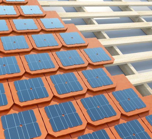 Tuiles photovoltaïques ou panneaux solaires, lequel choisir