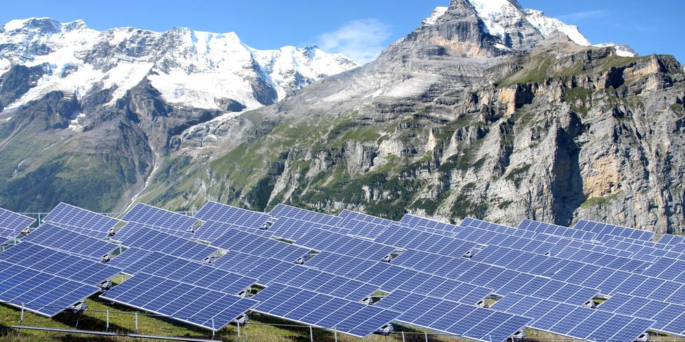 installation-panneaux-photovoltaique en montagne