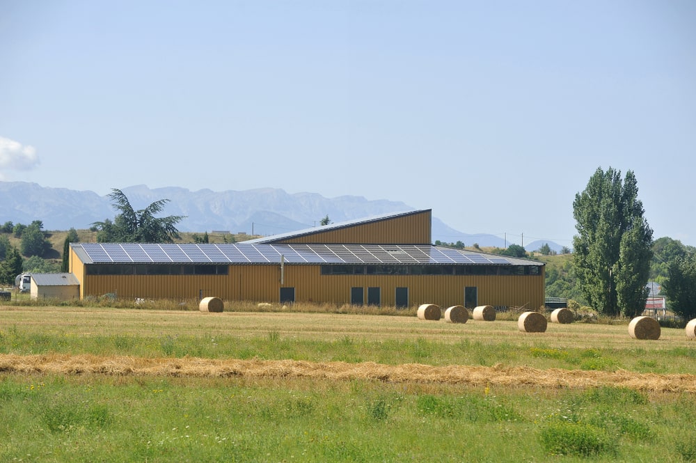 La rénovation de toiture de votre hangar agricole