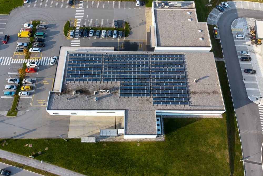 Installation de panneaux solaires pour les centres commerciaux