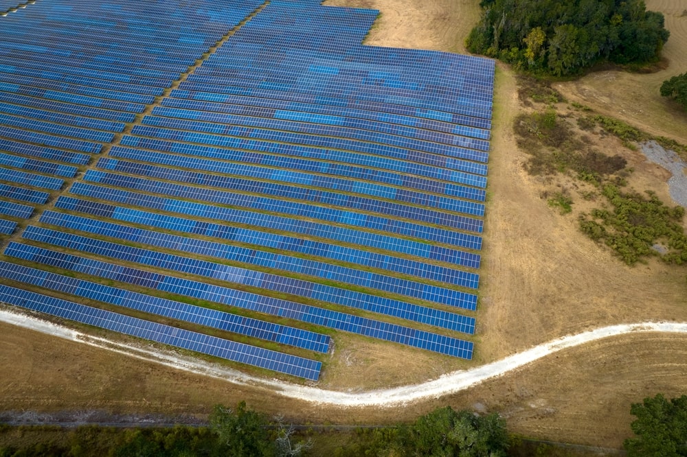 Les avantages des centrales solaires sur terrains agricoles non utilisés
