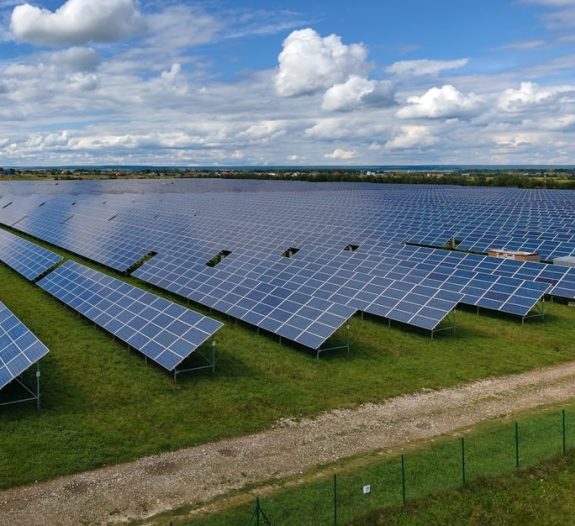 Qu’est-ce qu’une centrale solaire au sol en autoconsommation