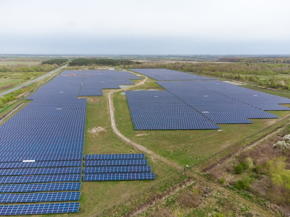 terrain privilégier pour installer une centrale solaire au sol