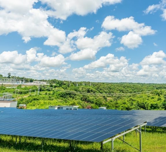 Les avantages de l'installation de centrales solaires sur les terrains agricoles de moins d'un hectare