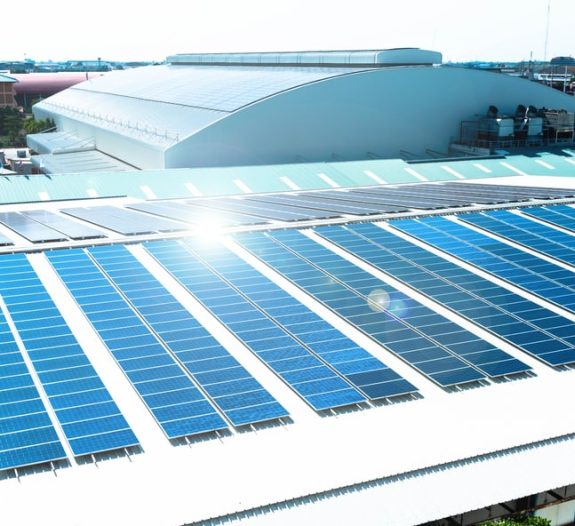 Puissance et rentabilité des constructions photovoltaïques sur toiture d’un bâtiment industriel neuf