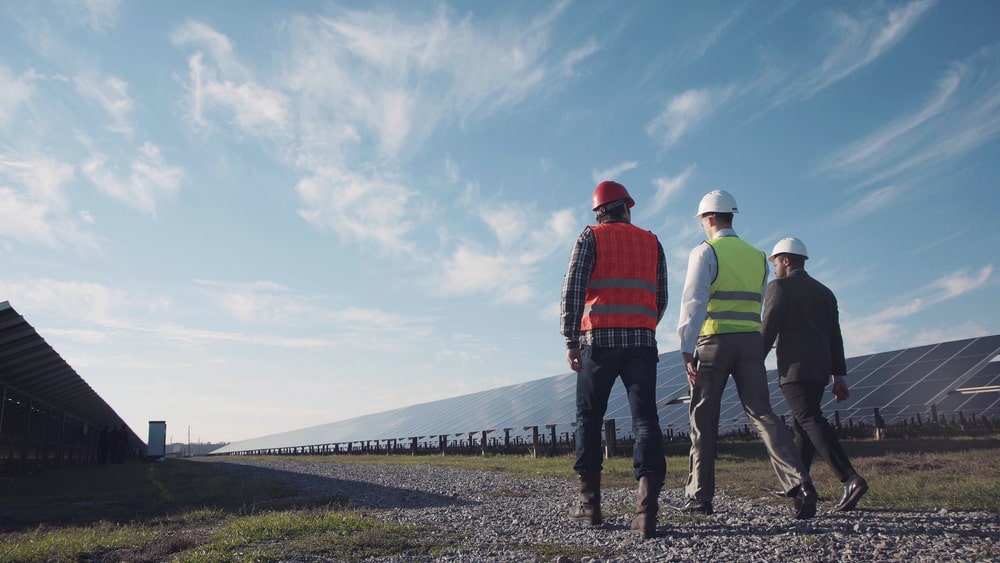 Réhabilitation des friches industrielles en centrales solaires