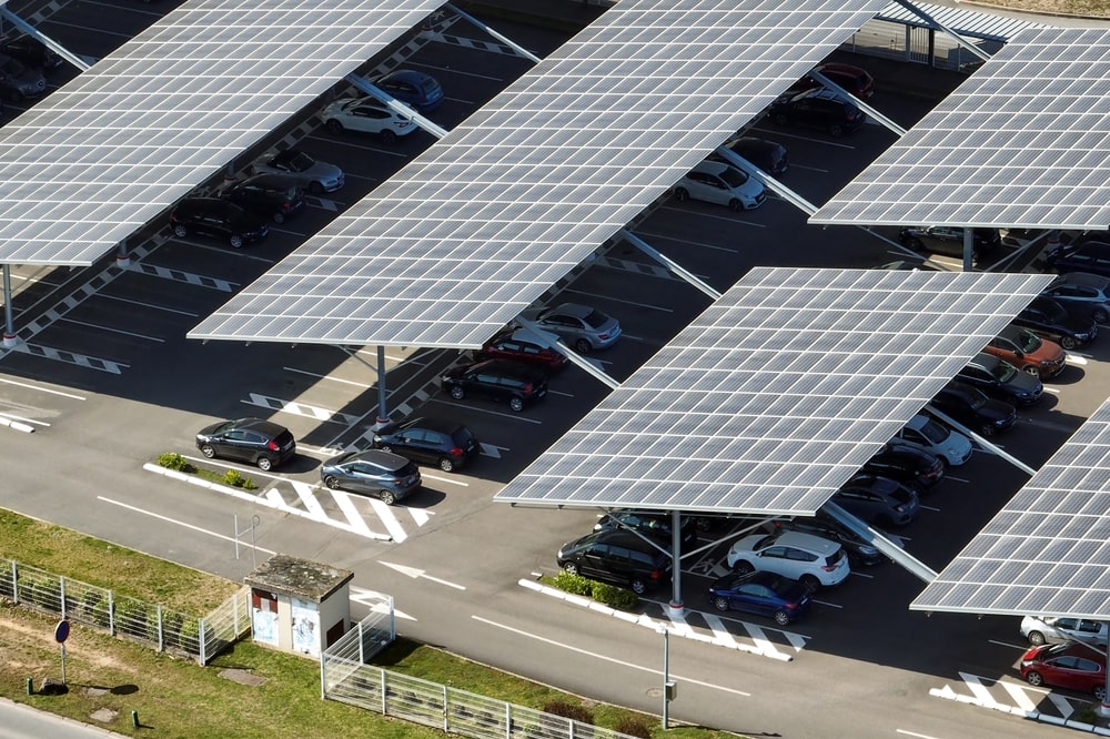 Pourquoi installer des panneaux photovoltaïques sur le parking de votre entreprise