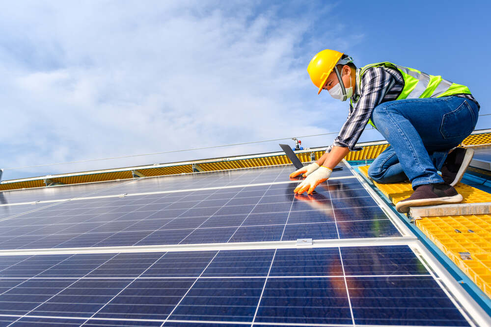 panneaux solaires d'une centrale électrique